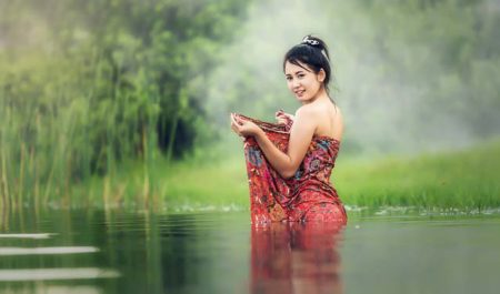 Thai Girl in river - Marrying a Thai woman