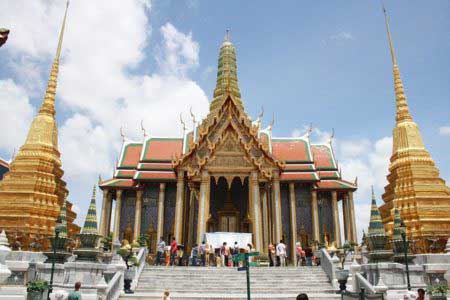 Grand Palace - Traveling to Thailand alone